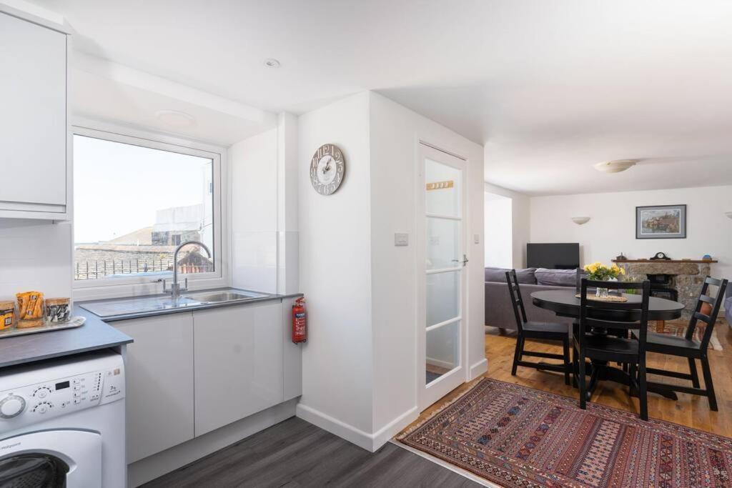 Charming 3 Bedroom Harbour Cottage With Parking Пензанс Екстериор снимка